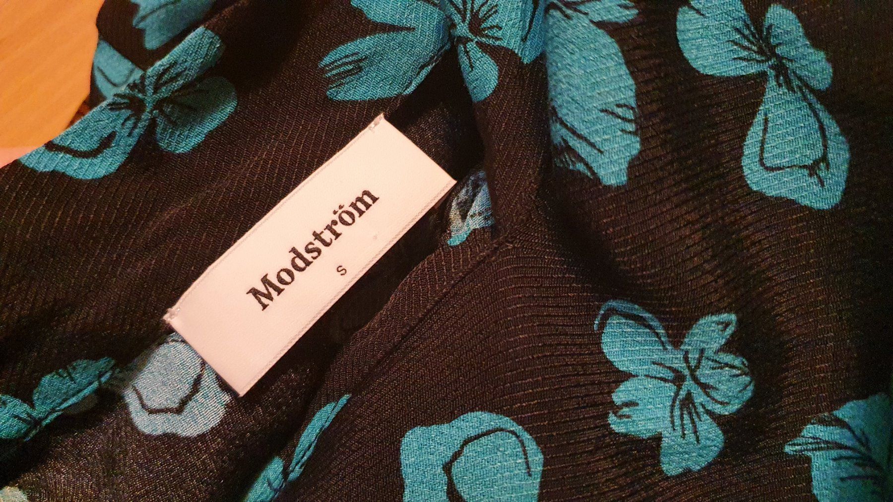 Kleider: 🌺Modström Kleid Größe 36-S🌺 – Gebraucht aus Wald ZH von CapLux 1