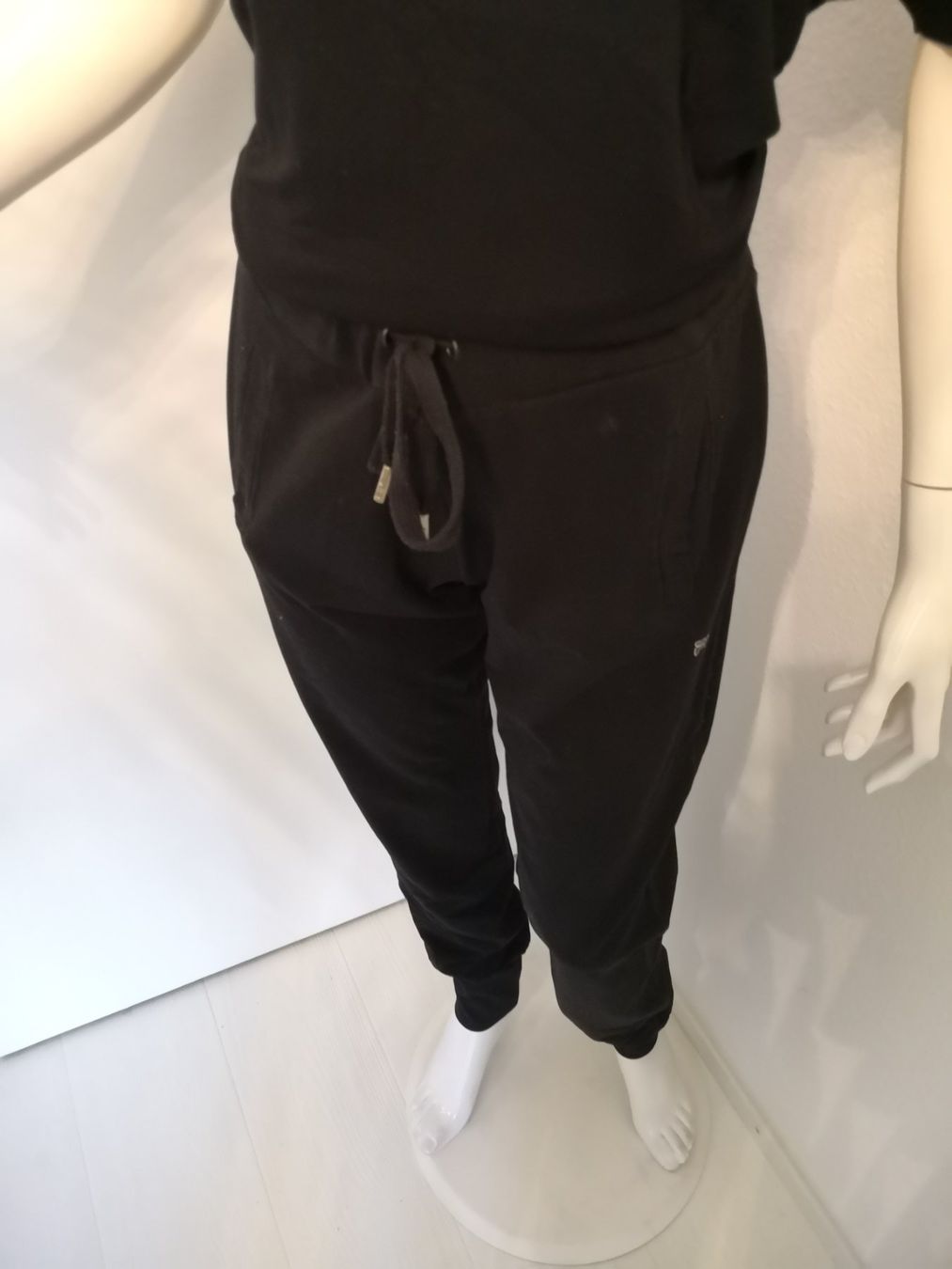 Fila Pantaloni: 🤩FILA JOGGING-HOSE SCHWARZ MIT ELAST – Nuovo (secondo la descrizione) da Olten venduto da Naja-Twins-Twins 6