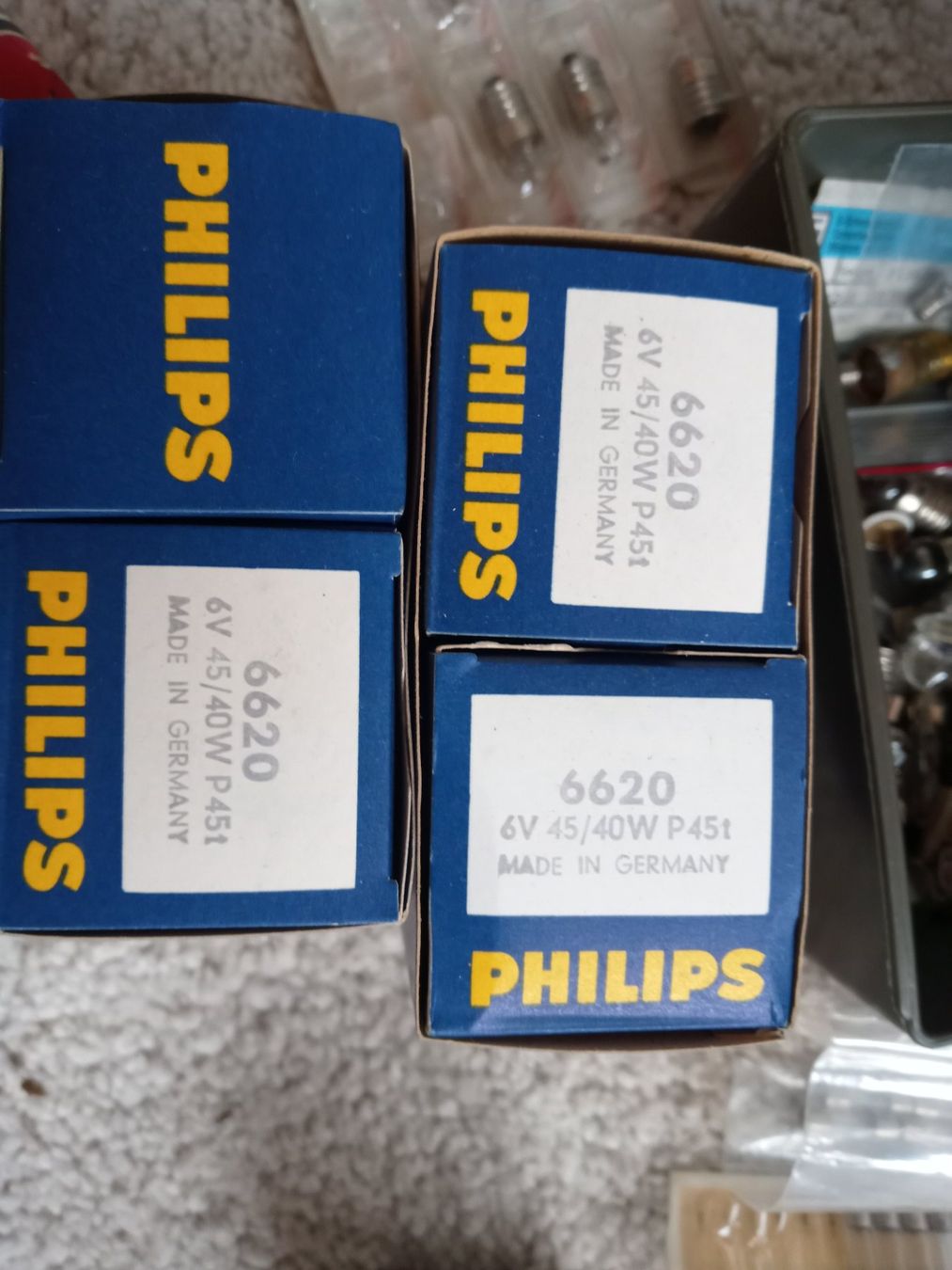 Osram Tutti pezzi di ricambio auto: Grosse Restposten Oldtimer Glühlampe 6V fur alte Auto – Usato da Prez-vers-Siviriez venduto da Monija70 1