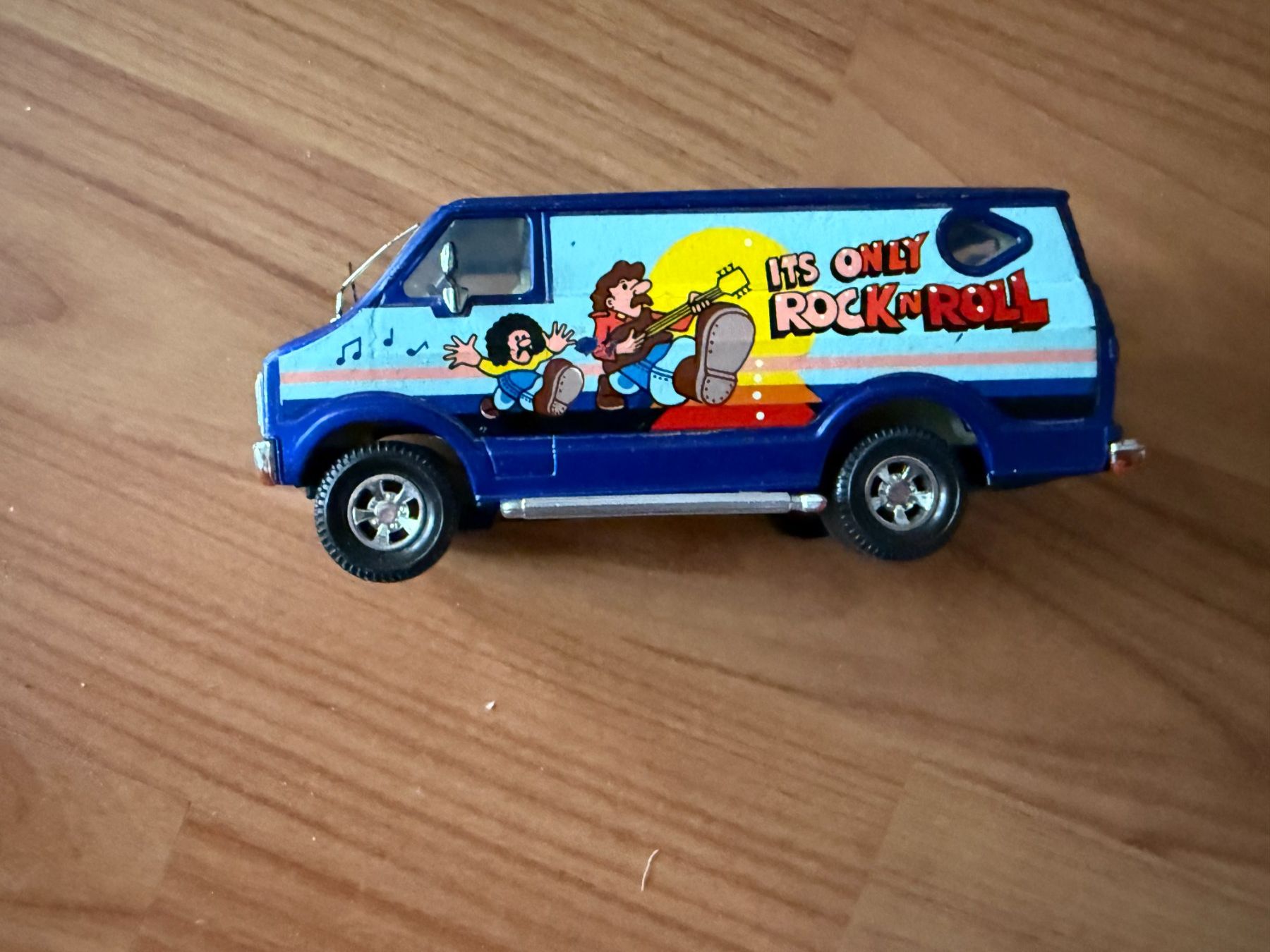Dodge Modellautos: Dodge Custom Van – Gebraucht aus Wängi von squirrelwoman 1