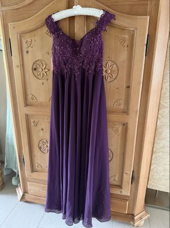 Neu: schönes Kleid Gr. 36
