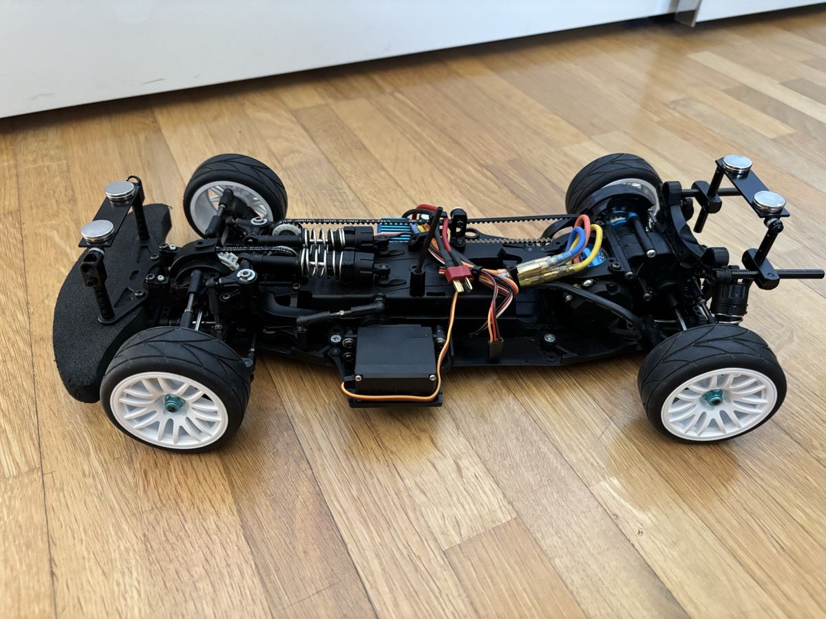Tamiya Modellismo RC: Tamiya TA06 Chassis Brushless – Usato da Bad Zurzach venduto da Zahnd2 2