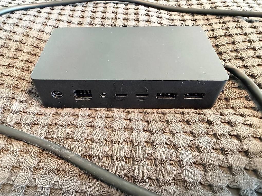 Dockingstation: Microsoft Surface Docking Station inkl. OVP – Gebraucht aus Utzigen von cdrg 1