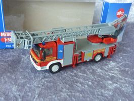 Feuerwehr-Drehleiter Siku2106  1:50