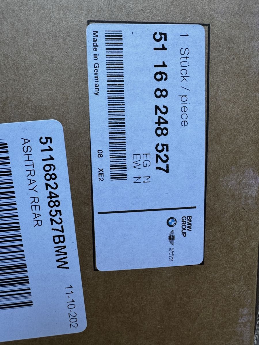BMW Tutti pezzi di ricambio auto: E46 cendrier arrière – Nuovo e nell'imballaggio originale da Cressier FR venduto da UmbraOminis 1