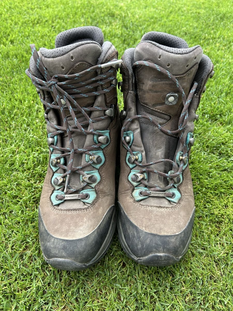 Lowa Scarpe per ragazze: Genialer Lowa Wanderschuh Grösse 40 / Gore Tex – Usato da Jonen venduto da speedy1972