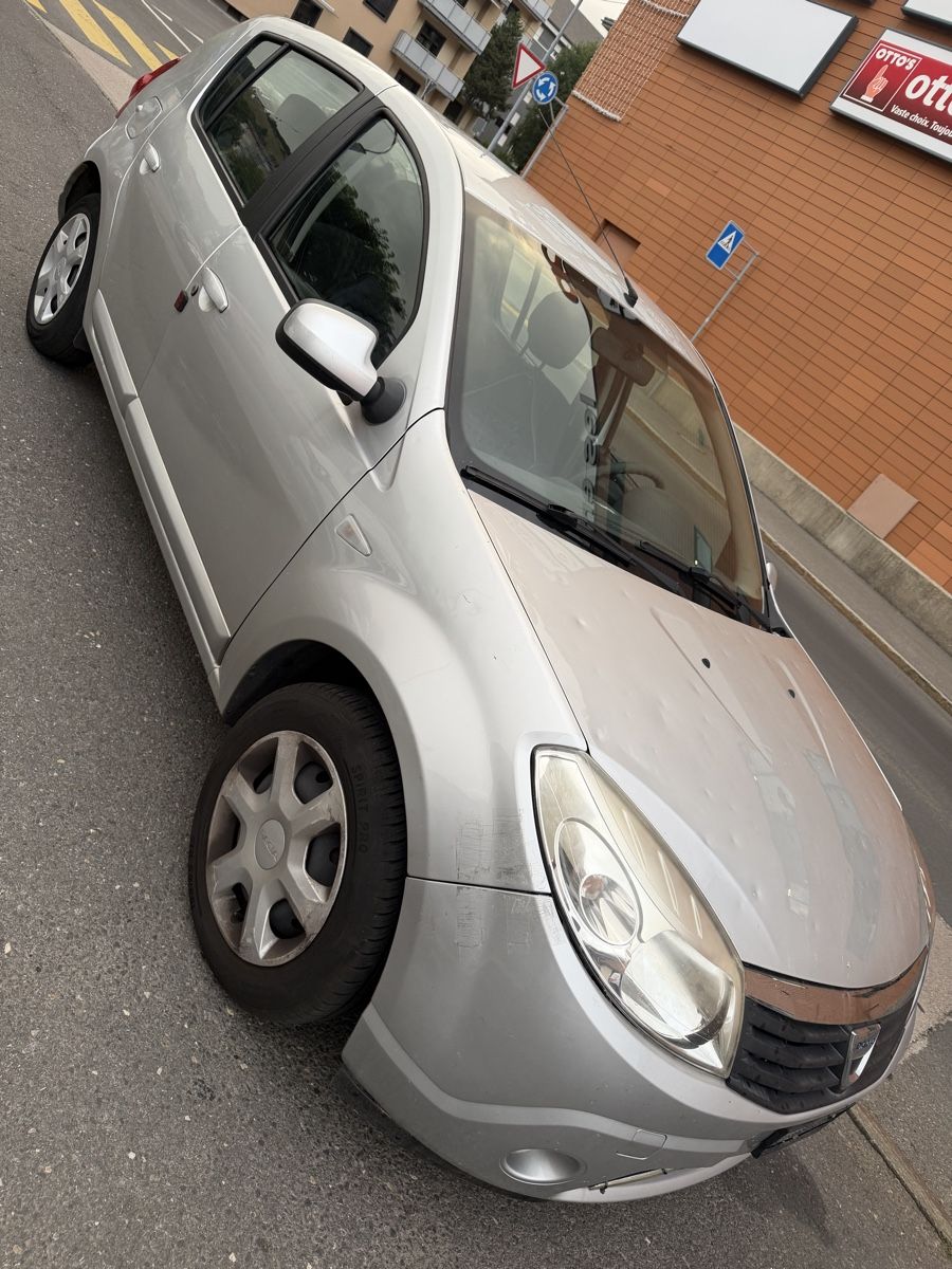 Dacia Autos: Dacia sandero – Défectueux à La Chaux-de-Fonds par Transportchezmax 1