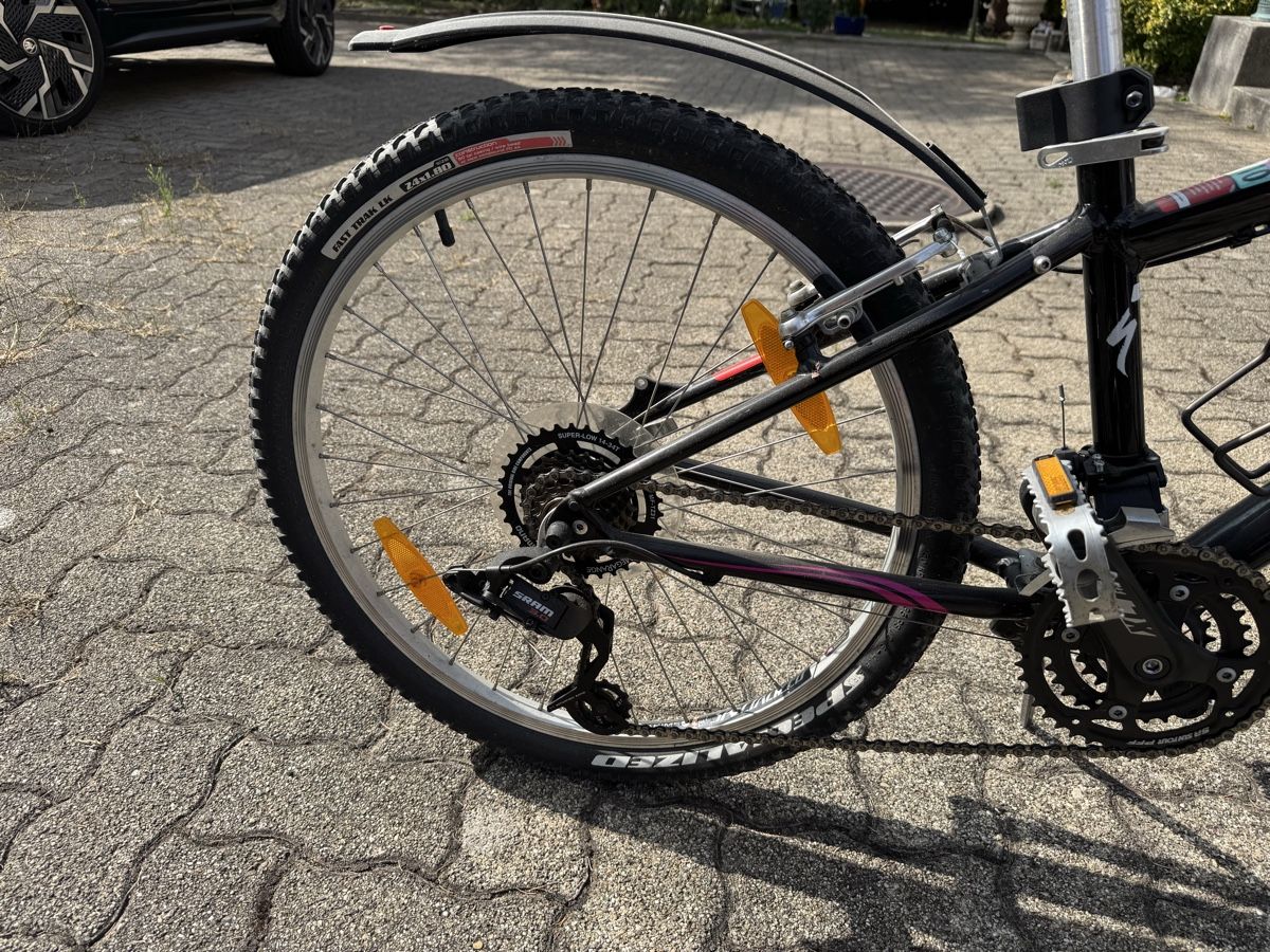 Velos: Kindervelo Hotrock Specialized – Gebraucht aus Muttenz von budoka66 2