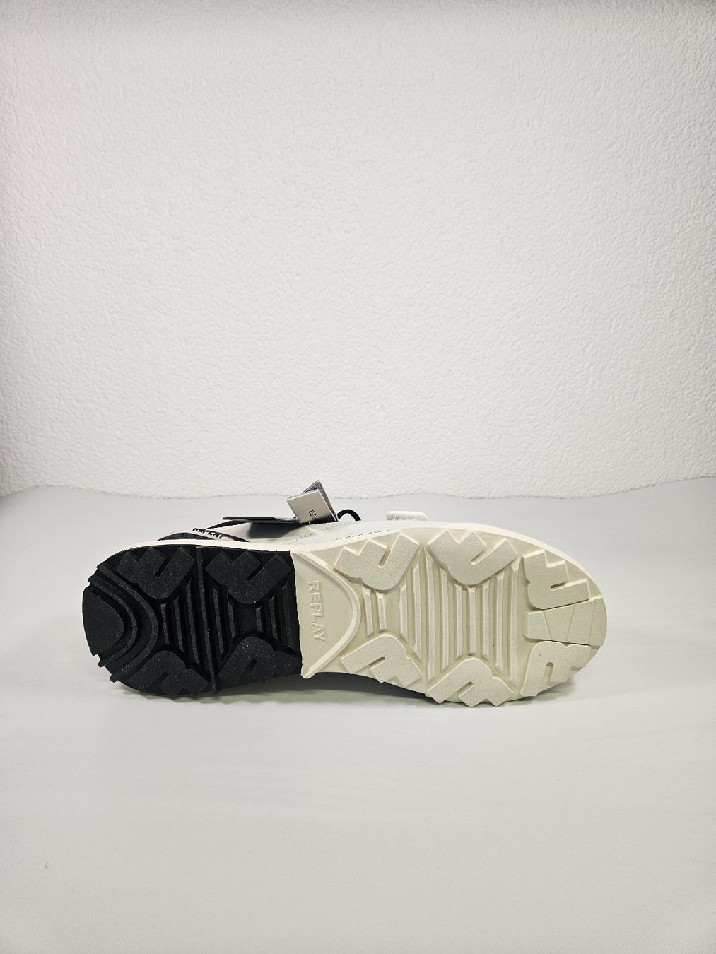 Replay Scarpe da uomo: Replay Sneaker schwarz/weiss Grösse 45 – Nuovo (secondo la descrizione) da Basel venduto da VoidRunner_2077 5