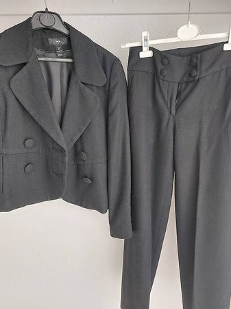 Schwarzes Hosenkleid