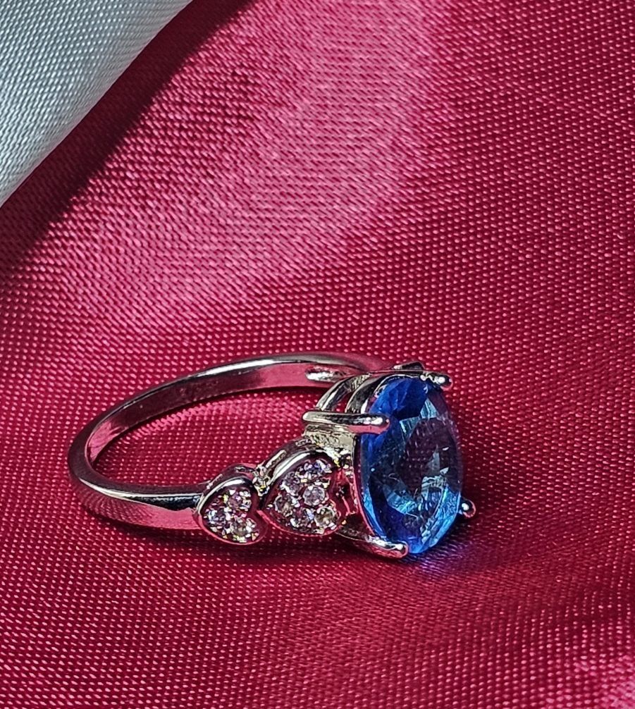 Anelli: Ring mit funkelndem Zirkonia, 925 versilbert Gr. 9 – Nuovo (secondo la descrizione) da Grenchen venduto da maretop 5