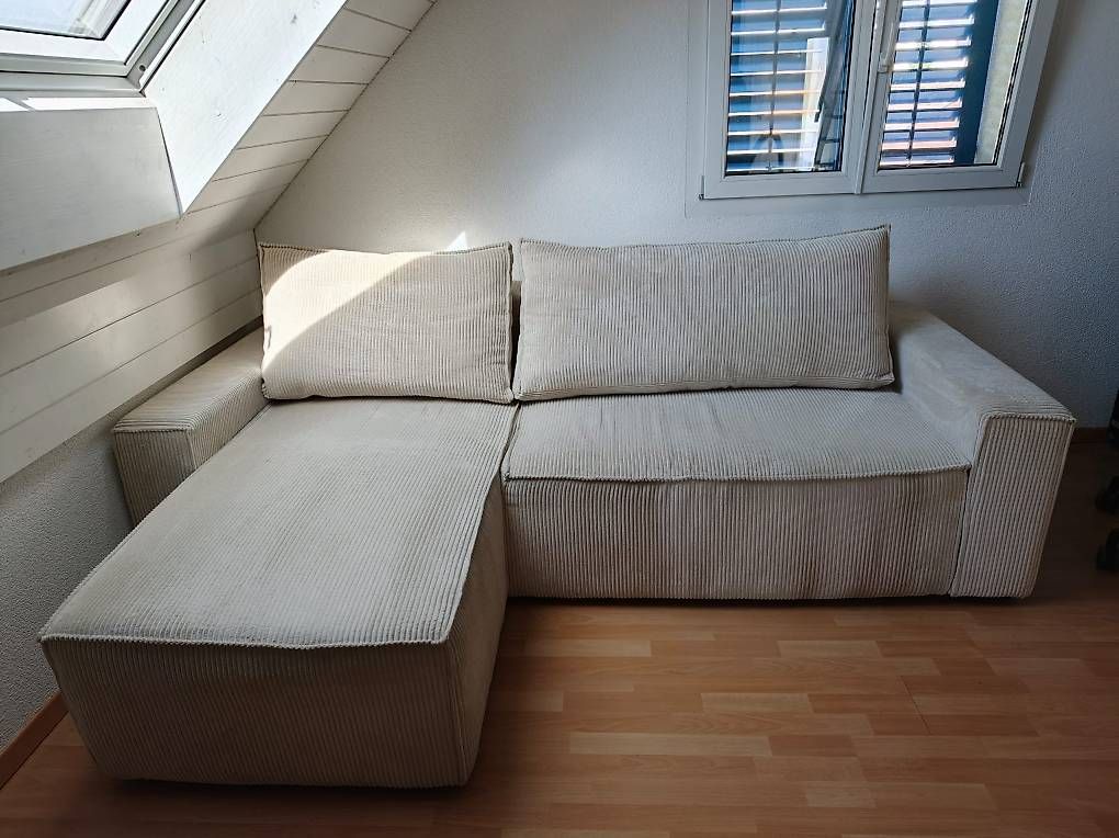 Sofas: Bettsofa weiss / beige Stoff Cord – Gebraucht aus Wettingen von S_Runa