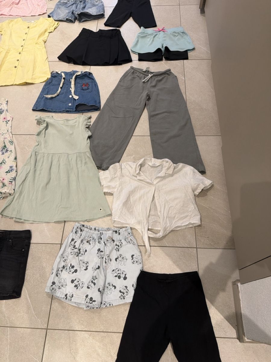 H&M Ensembles coordonnés: kleiderpaket 134/140 – Neuf (Voir description) à Muhen par Guess1802 2