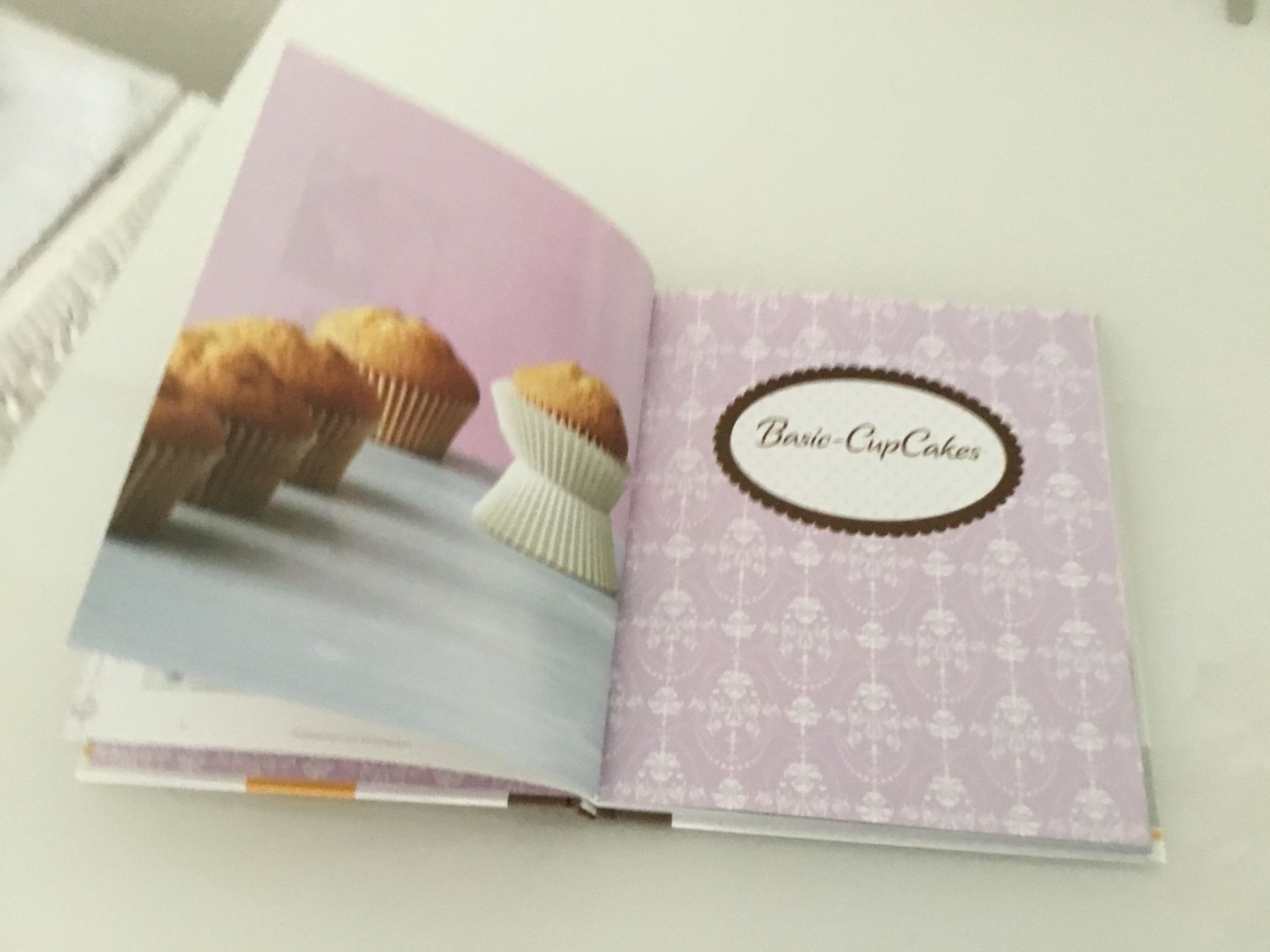 Libri: Backbuch "Jeder kann Cupcakes backen!" - Top Zustand! – Nuovo (secondo la descrizione) da Würenlos venduto da Tina48 2