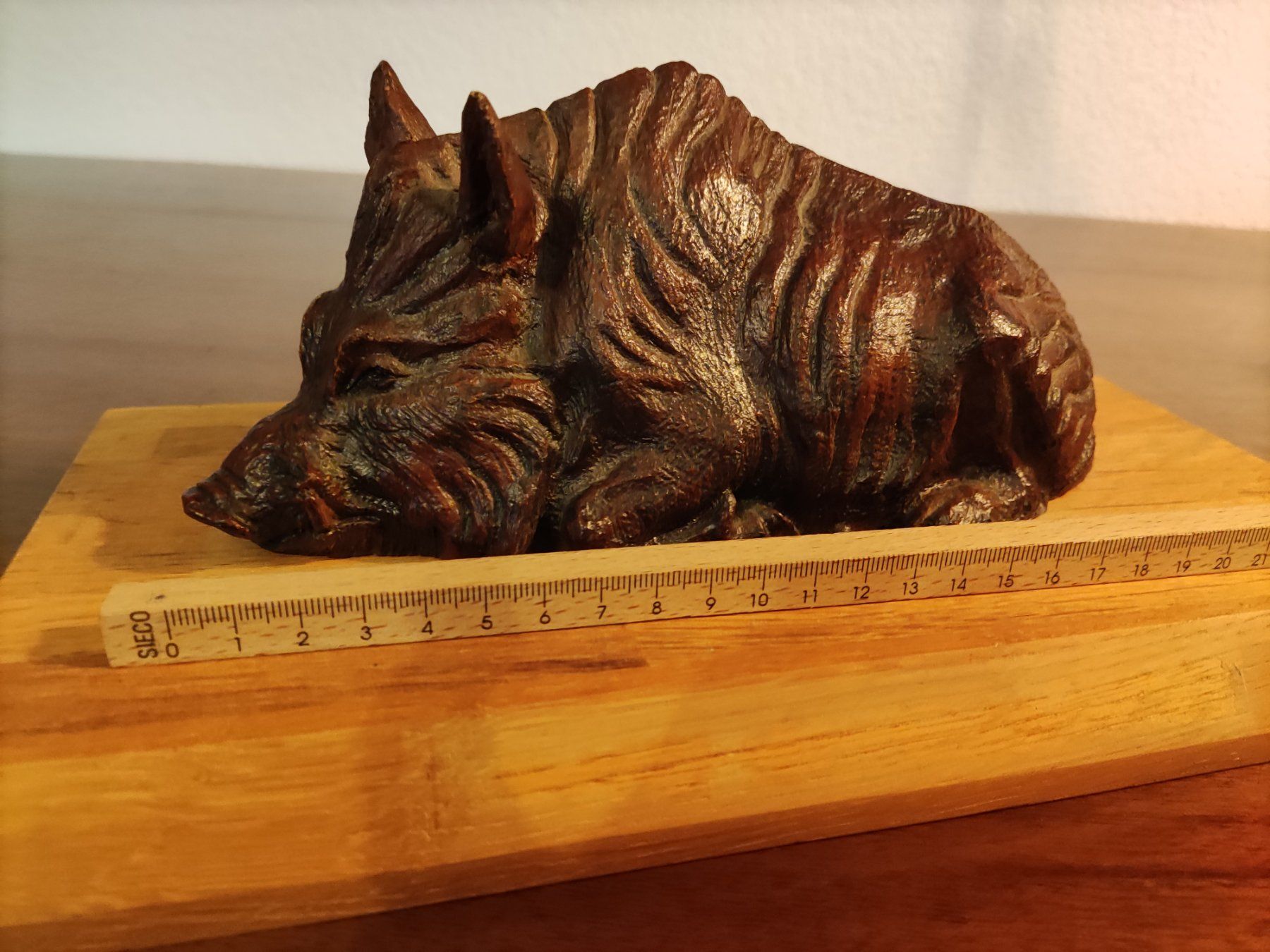 Sculture & Statue: Geschnitztes Wildschwein auf Holzplatte – Usato da Solothurn venduto da Csw1 3