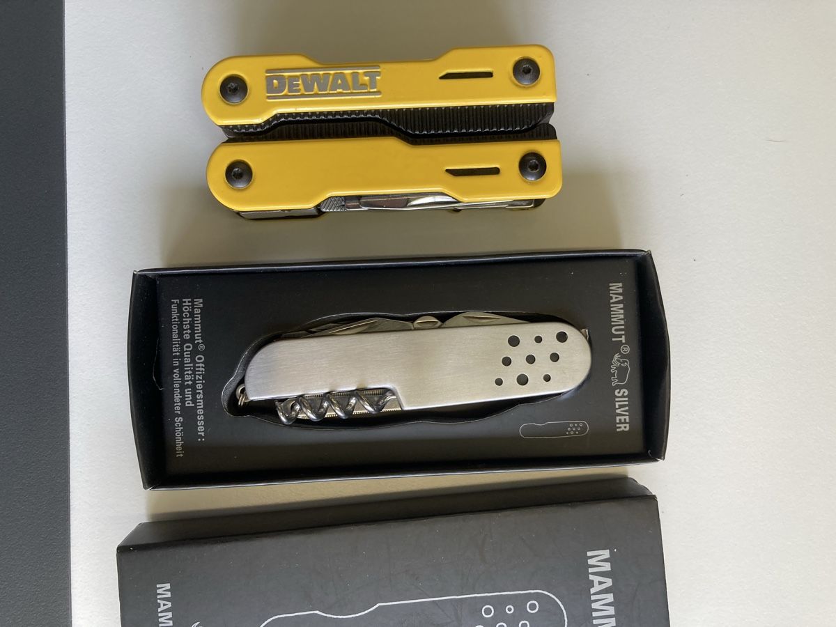 Dewalt Tous les outils: Multitool DEWALT und Mammut Messer Silver neu – D'occasion à Niederuzwil par Miami1999