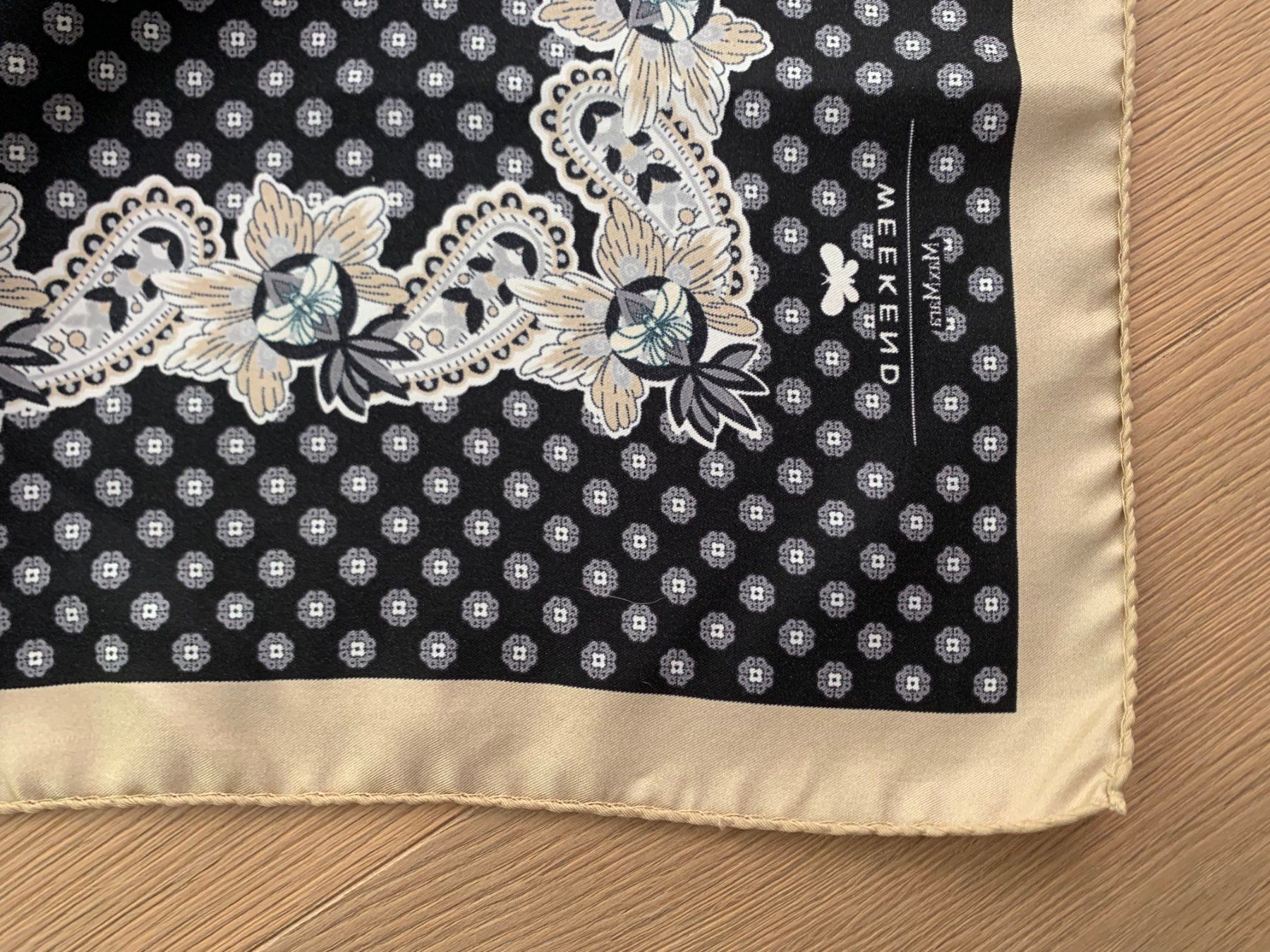 Max Mara Foulard & Sciarpe: Seidentuch Max Mara Weekend – Usato da Rhäzüns venduto da henox 3
