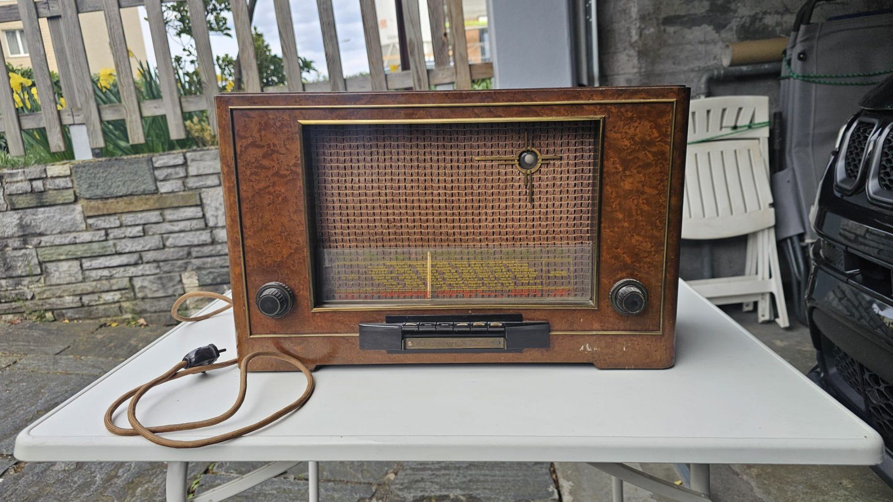 Telefunken Radio: Telefunken Röhrenradio – Usato da Feldbrunnen venduto da Donnerbutzi