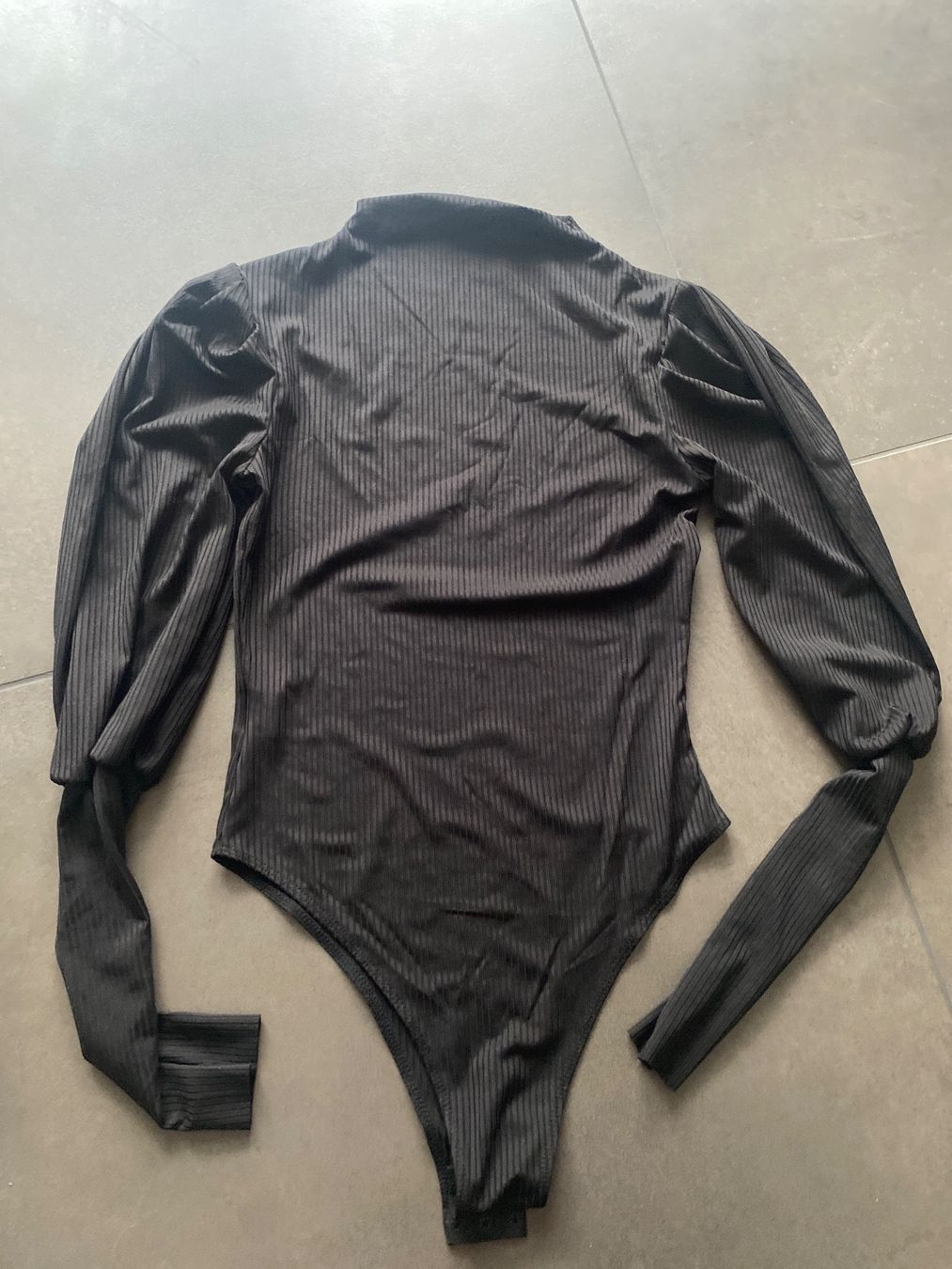 Shein Top: Shein body taille XS – Nuovo (secondo la descrizione) da Delémont venduto da Ma_LoU.01