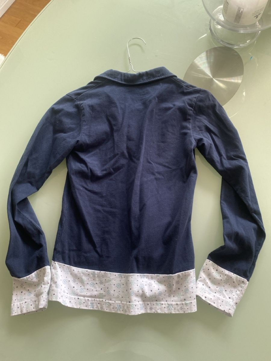 Blouses, T-shirts & Tops: Mädchen Langarm t-Shirt Grösse 148 – D'occasion à Schmerikon par SwissKFO 1