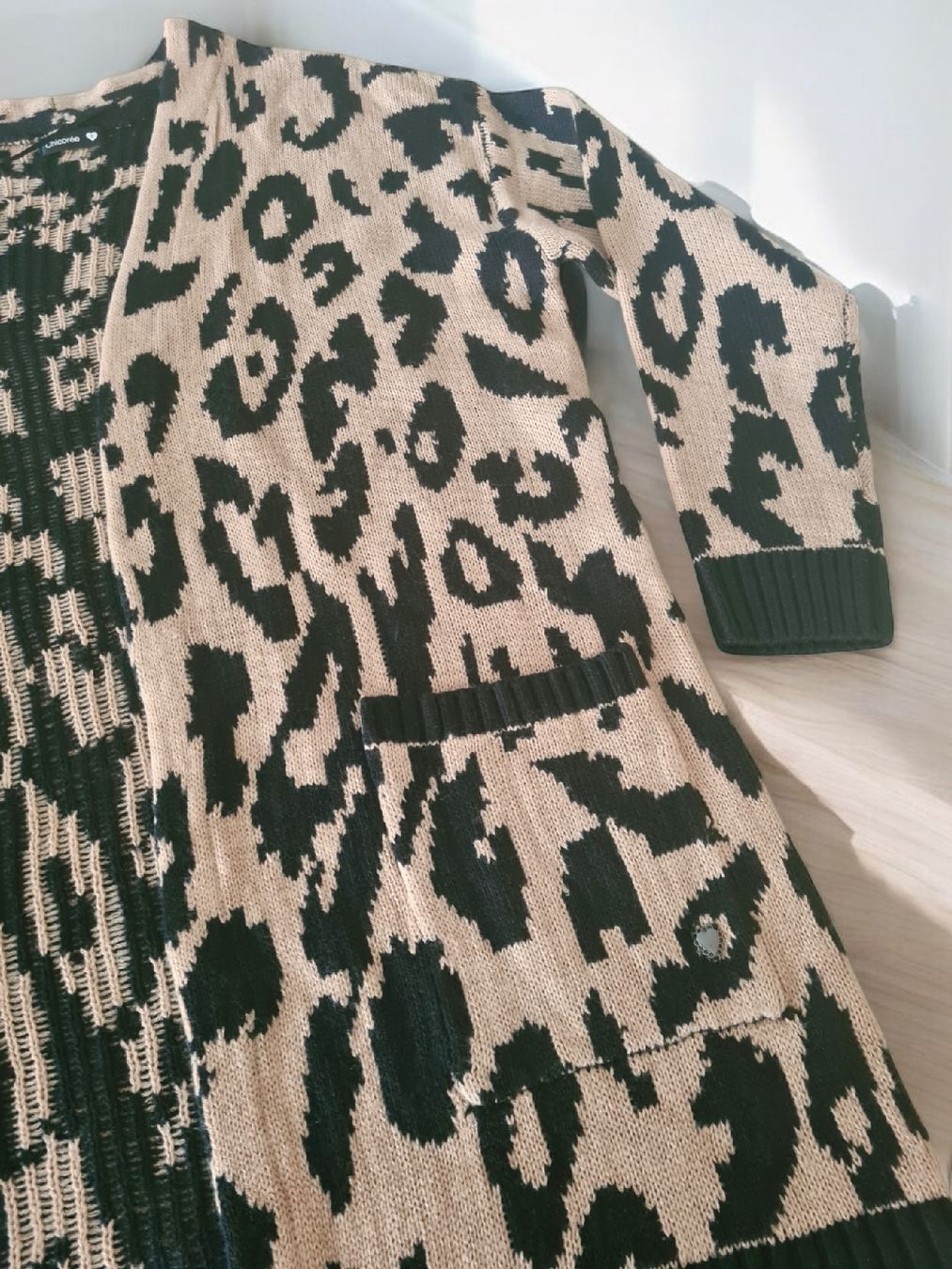 Gilets & Westen: Jaquette Tricot Léopard (S) – Neu und originalverpackt aus Etoy von MyStyleMyMode 7