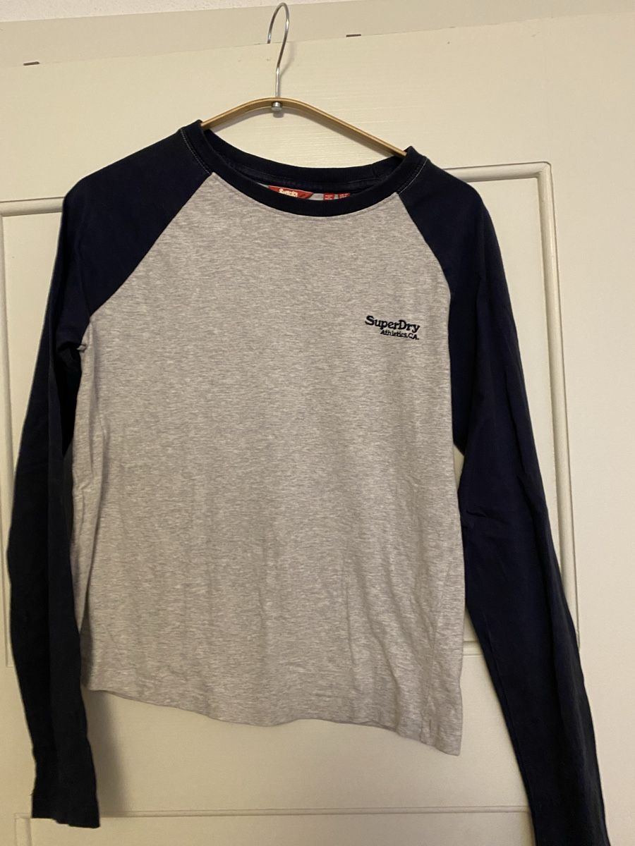 Superdry T-shirts: Super Dry Raglan Shirt – D'occasion à Bern par kimnowak