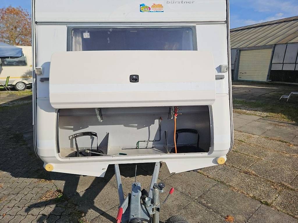 Veicoli da campeggio: A vendre Burstner 495 Aresa avec auvent – Usato da Belmont-Yverdon venduto da FloridaJeep 8