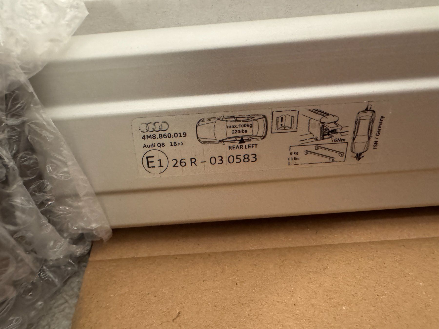 VW Portapacchi: Original Audi Q8 Dachträger / Grundträger Set – Usato da Zug venduto da Io_1 1