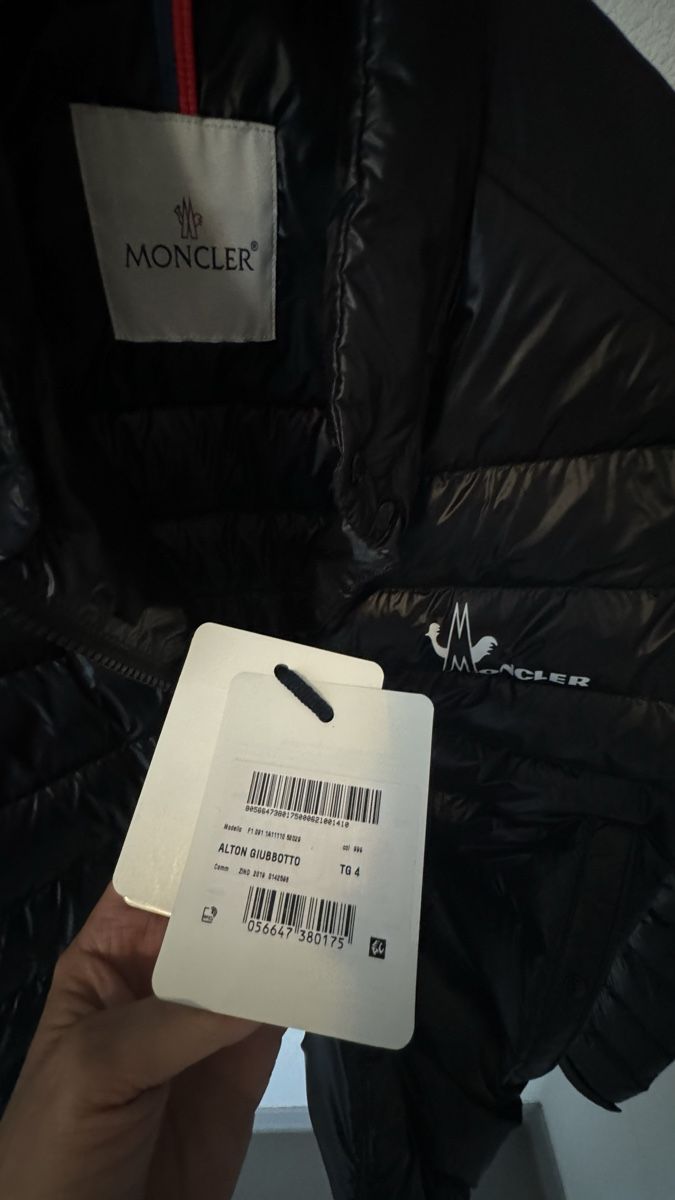 Moncler Cappotti: Doudoune Moncler neuve taille 4 – Nuovo e nell'imballaggio originale da Nyon venduto da Swiss.quality 6