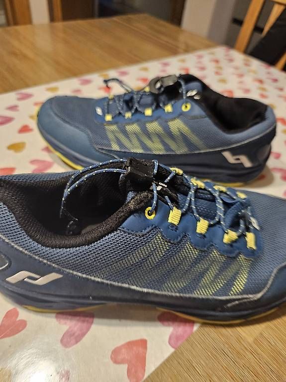 Scarpe da uomo: Pro Touch Sneakers Trekking Schuhe Gr. 39 – Usato da Gamprin venduto da man_j9fr 2