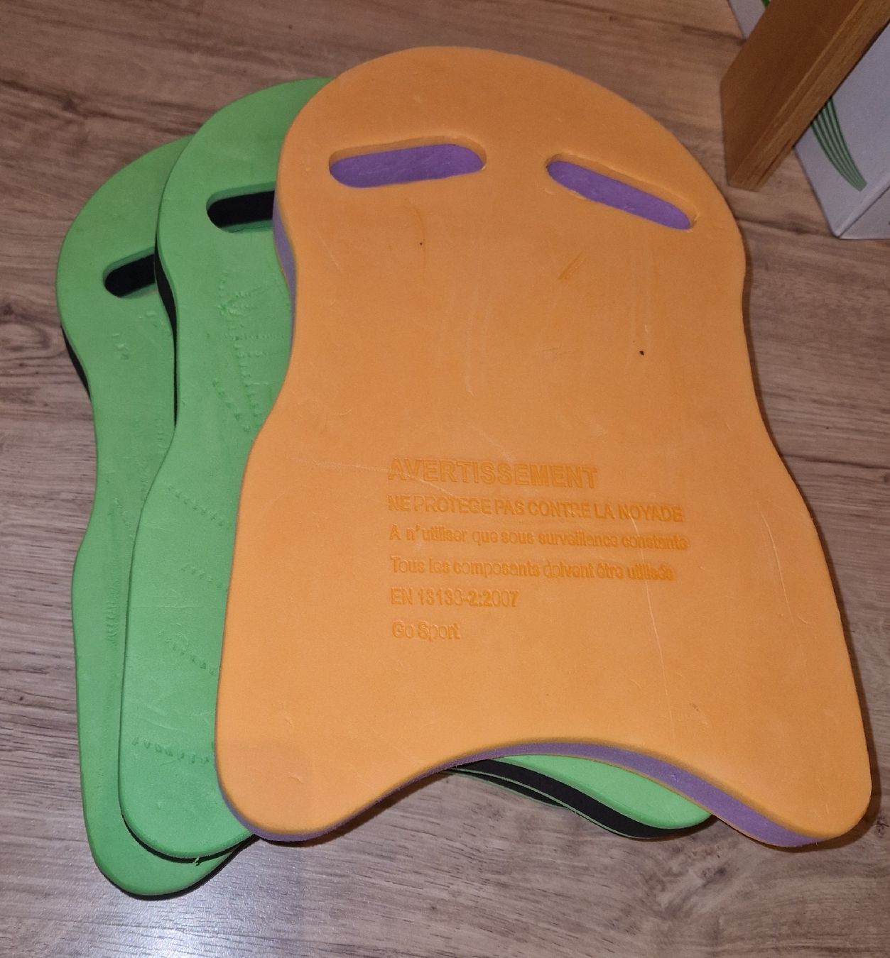 Surfboards & Schwimmbrette: planches de natation – Gebraucht aus Onex von viv_72hm