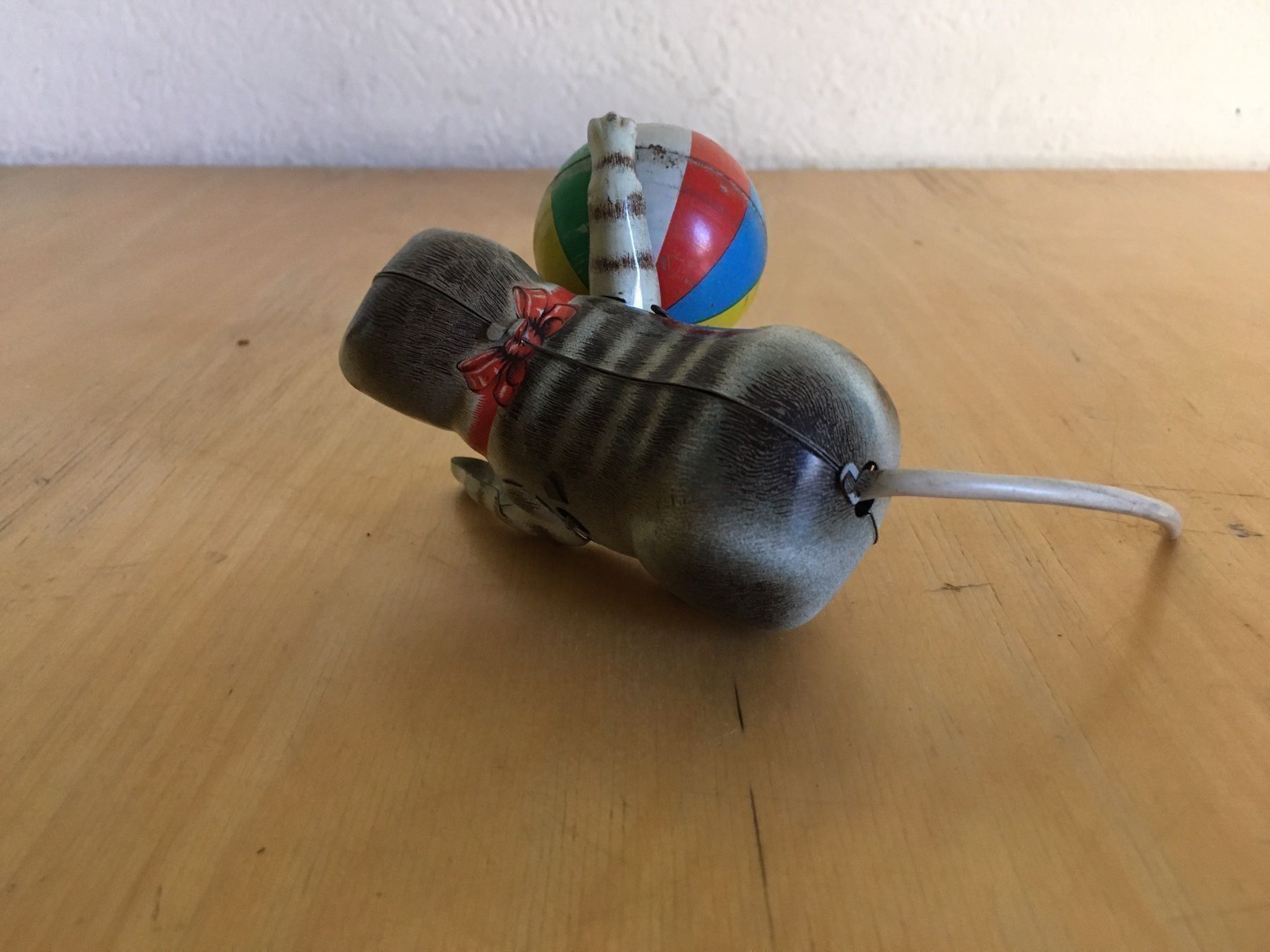 Spielzeuge: Katze mit Ball – Gebraucht aus Zürich von inf_tfr9 1