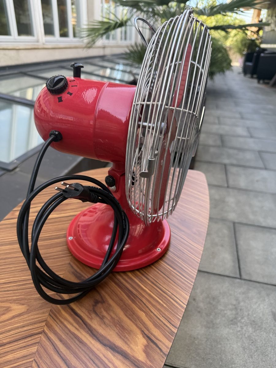 Ventilatori: Retro Tischventilator rot Metall gebraucht – Usato da Schinznach Bad venduto da Chnuschterli 2
