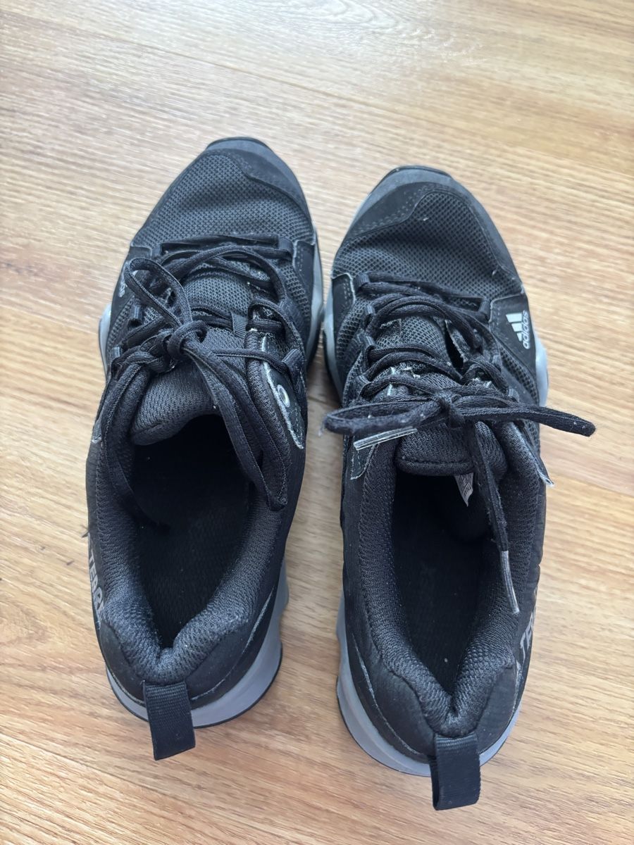 Adidas Herrenschuhe: Adidas Terrex Wanderschuhe schwarz Grösse 36 2/3  – Gebraucht aus Tann von Dina.q