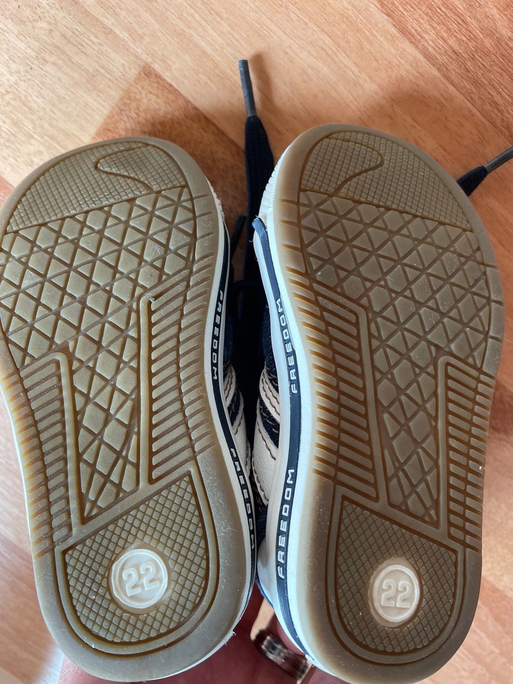 Scarpe per ragazzi: Baby Schuhe Gr. 22 – Usato da Heiden venduto da fam_797q 3