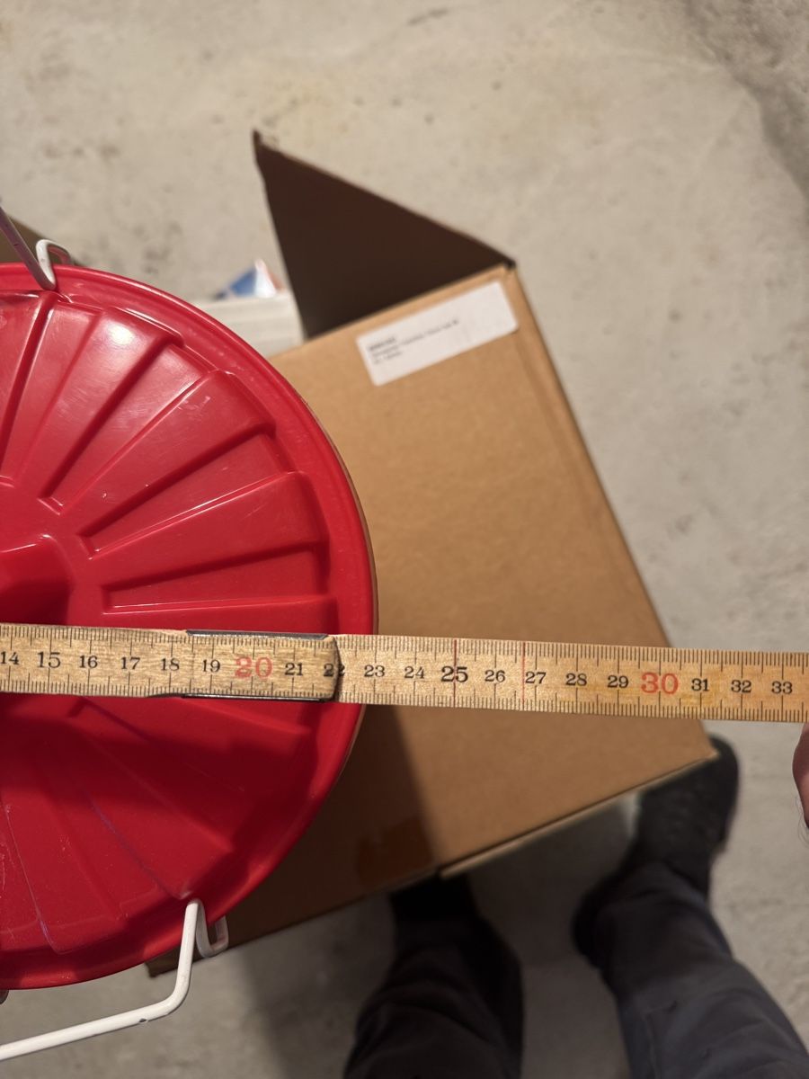 Cestini per rifiuti: kleiner Abfalleimer rot Kunststoff mit Deckel – Usato da Ruggell venduto da Forrer1000 2
