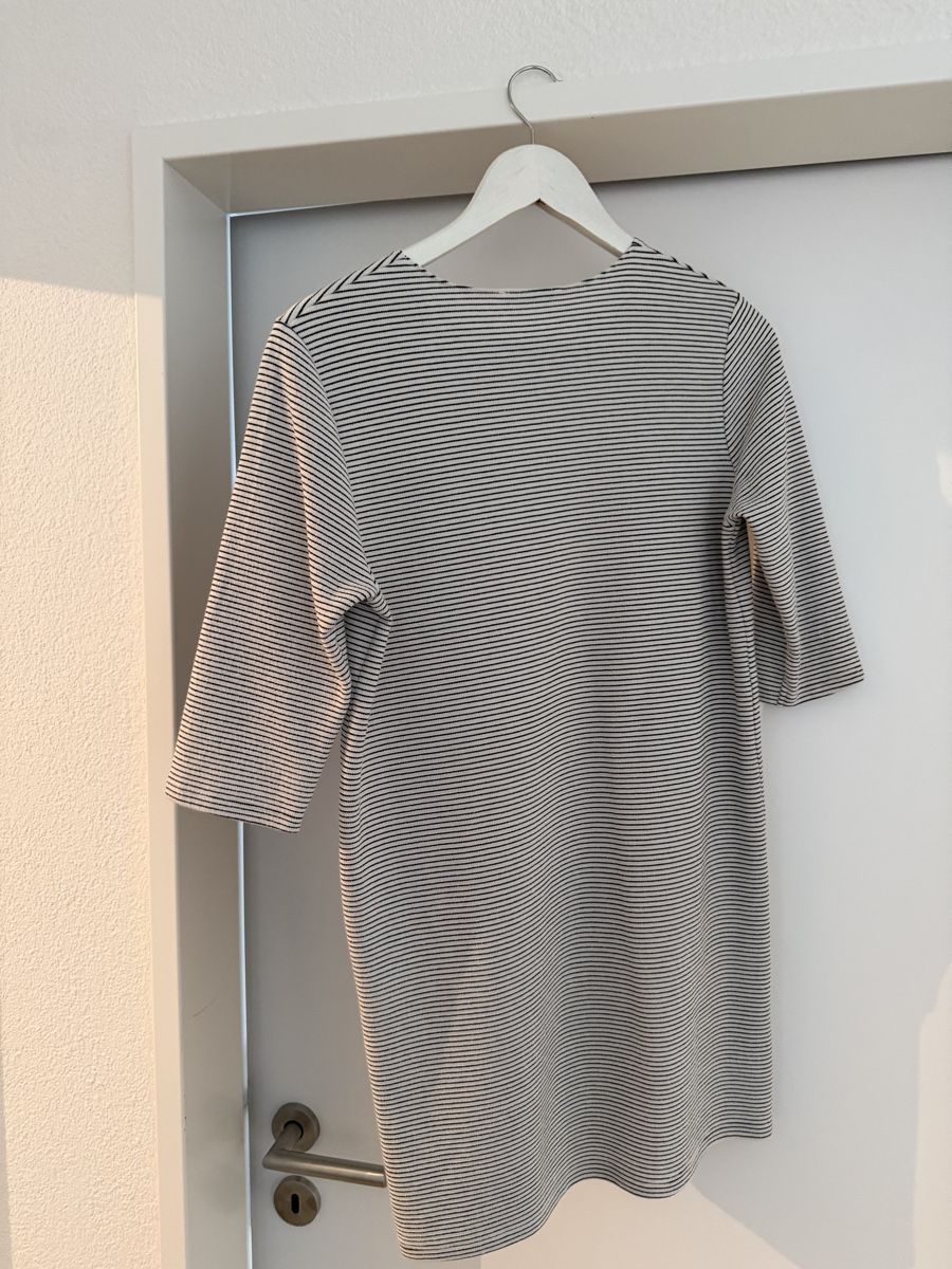 Zara Kleider: Zara Kleid gestreift, Grösse M, ideal für den Sommer! – Neu (gemäss Beschreibung) aus Olten von flosflomarkt