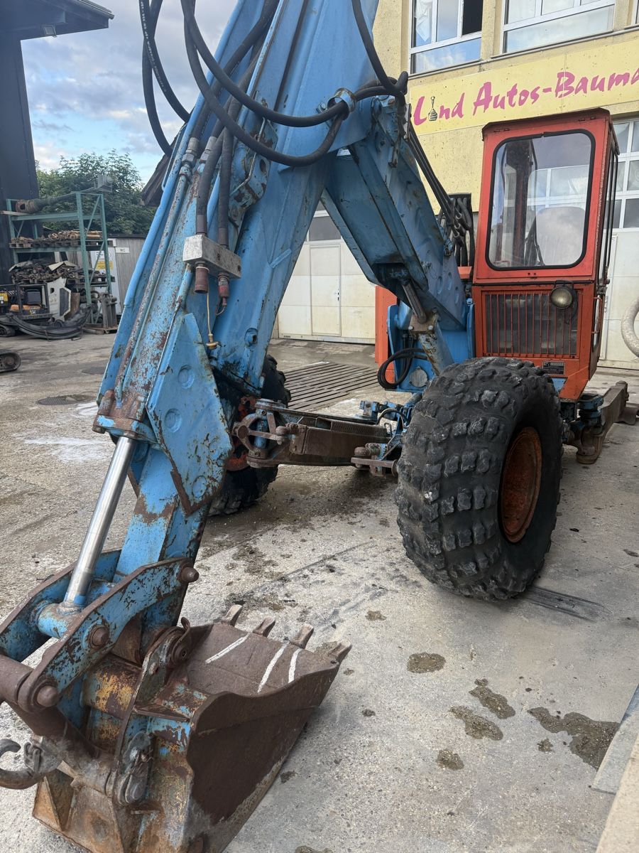 Kaiser Excavateurs: Bagger Keisser Schreitbagger – D'occasion à Niederbipp par baggerch 1