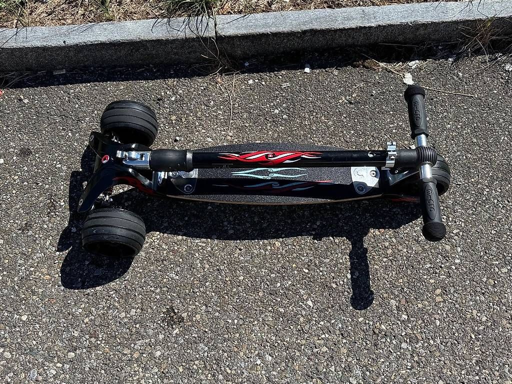 Kickboard: Micro Mobility Systems Kickboard Monster Black – D'occasion à Regensdorf par Crazyblood 2