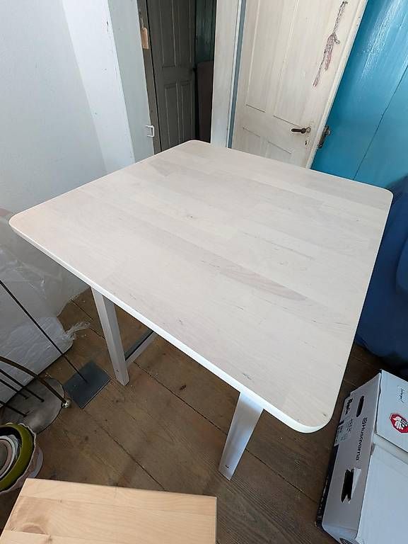 Ikea Tischset: IKEA Bartisch inkl. 2 Barhocker neuwertig – Gebraucht aus Tägerschen von Bachmann_21 1