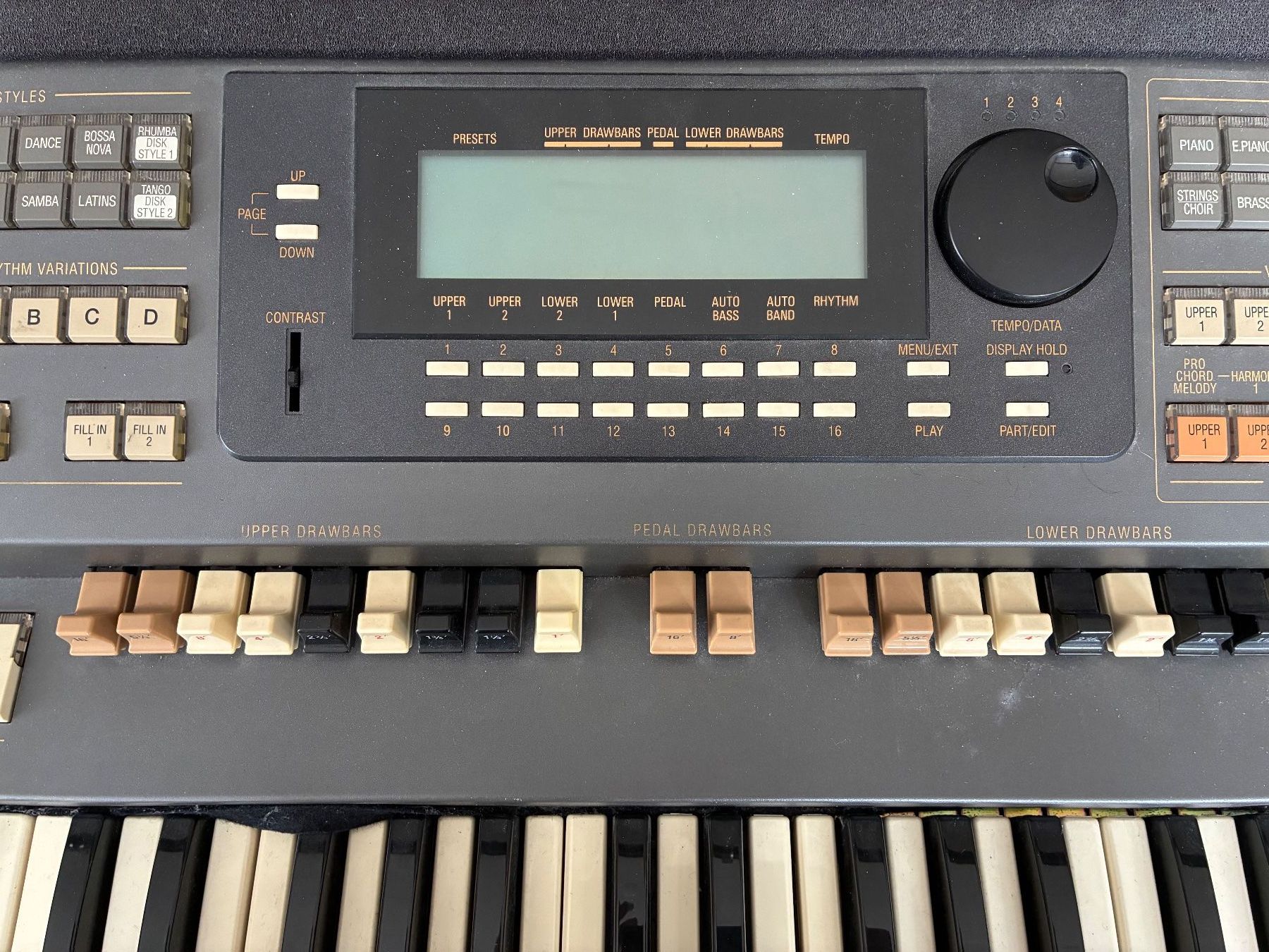 Hammond Musikinstrumente: HAMMOND XE 1, defekt, Mainboard-Fehler – Gebraucht aus Thun von bierigut 3
