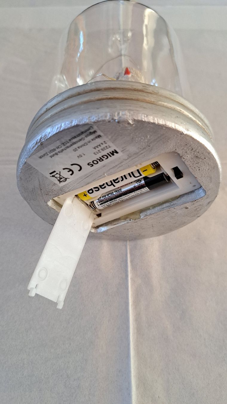 Toutes les décorations: Deko Vogel + 2AA Batterien – D'occasion à Winterthur par ml2_58mm 3