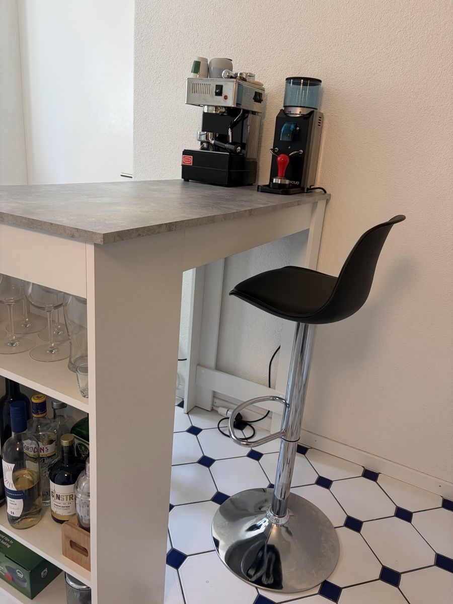 Tables: Stehtisch mit 2 Barhockern – D'occasion à Zürich par ale_mjb2 3