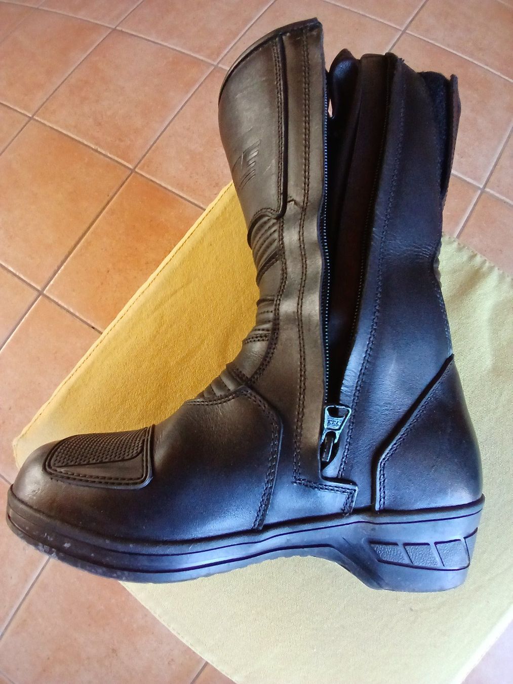 Damenschuhe: Motorradstiefel Damen  Büse  Gr.38 – Gebraucht aus plasselb von Superseve1 5