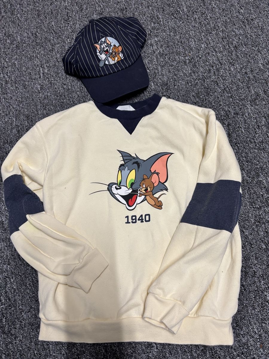 Ensembles coordonnés: H&M Tom & Jerry Set Pulli und Cap, Grösse 134/140 – D'occasion à St. Gallen par heartbug