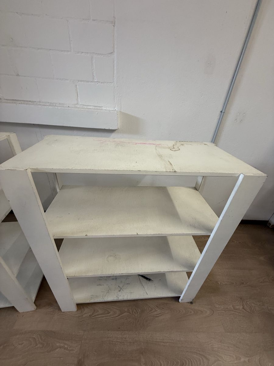 Scaffali: 4 robuste Holzregale Weiss – Usato da Fulenbach venduto da Annie.s_Mid_Century 4