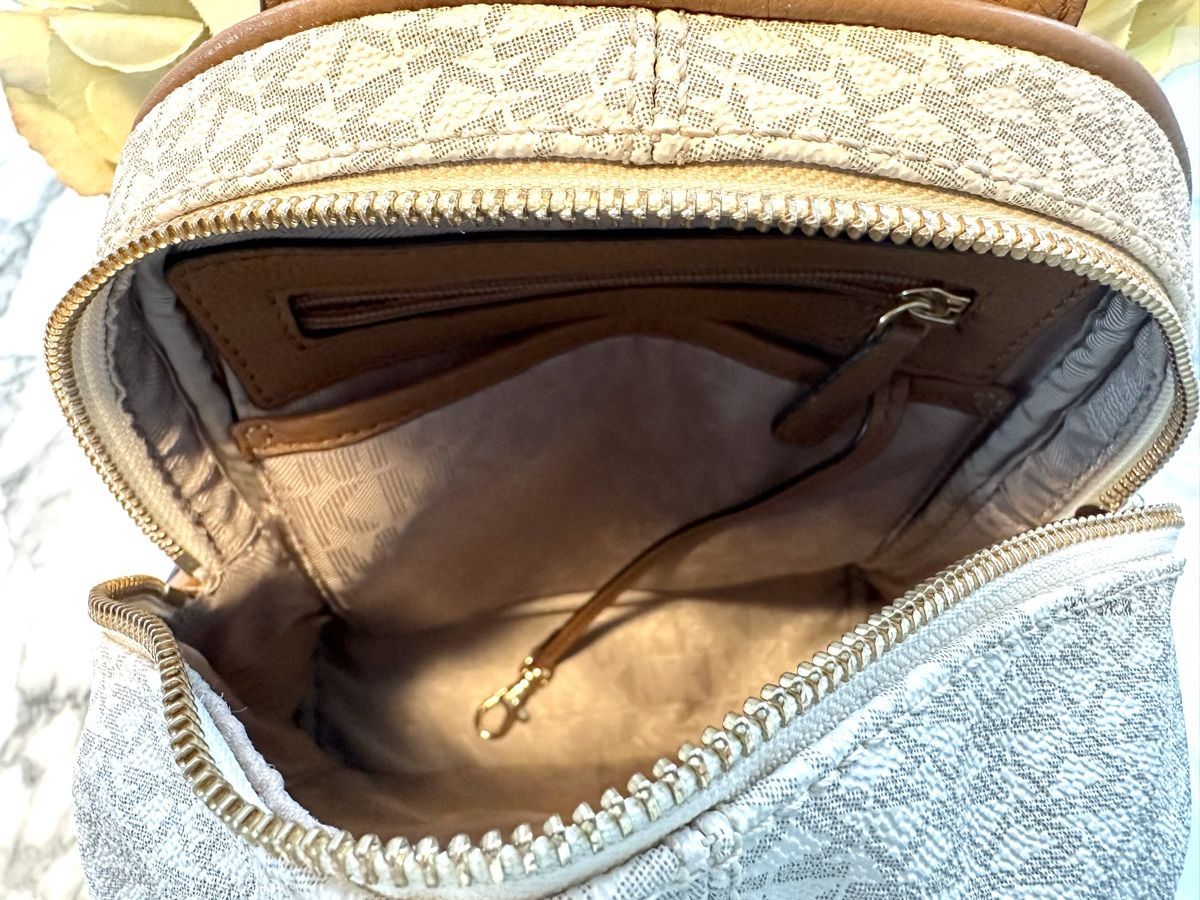 Michael Kors Zaini: Michael Kors - Backpack (small) – Nuovo (secondo la descrizione) da Thalwil venduto da Ven.Mic 4