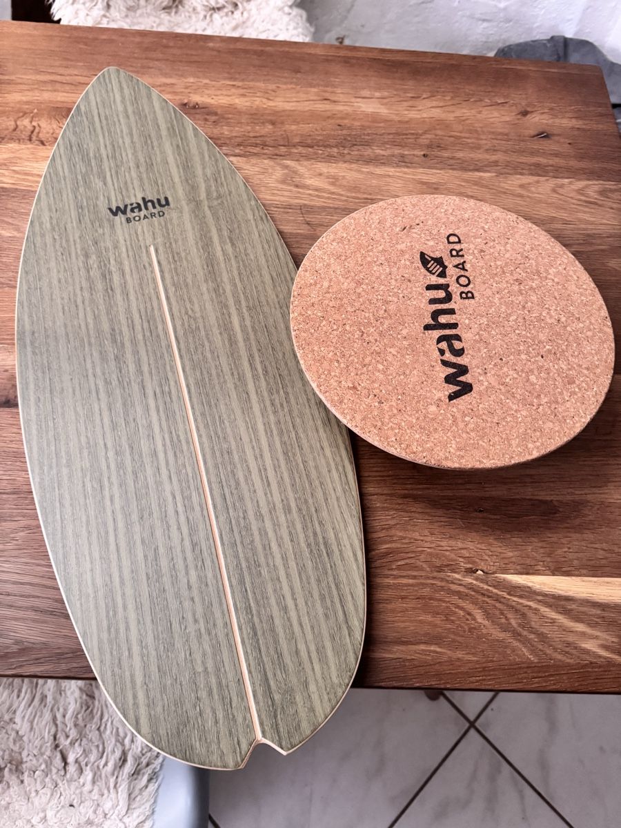 Hometrainer: Wahu Balance Board mit Korkrolle neuwertig – Neu (gemäss Beschreibung) aus Neuenegg von Marengo06