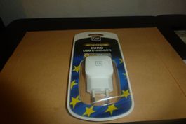 USB Charger  Auto Regulating * Go Travel