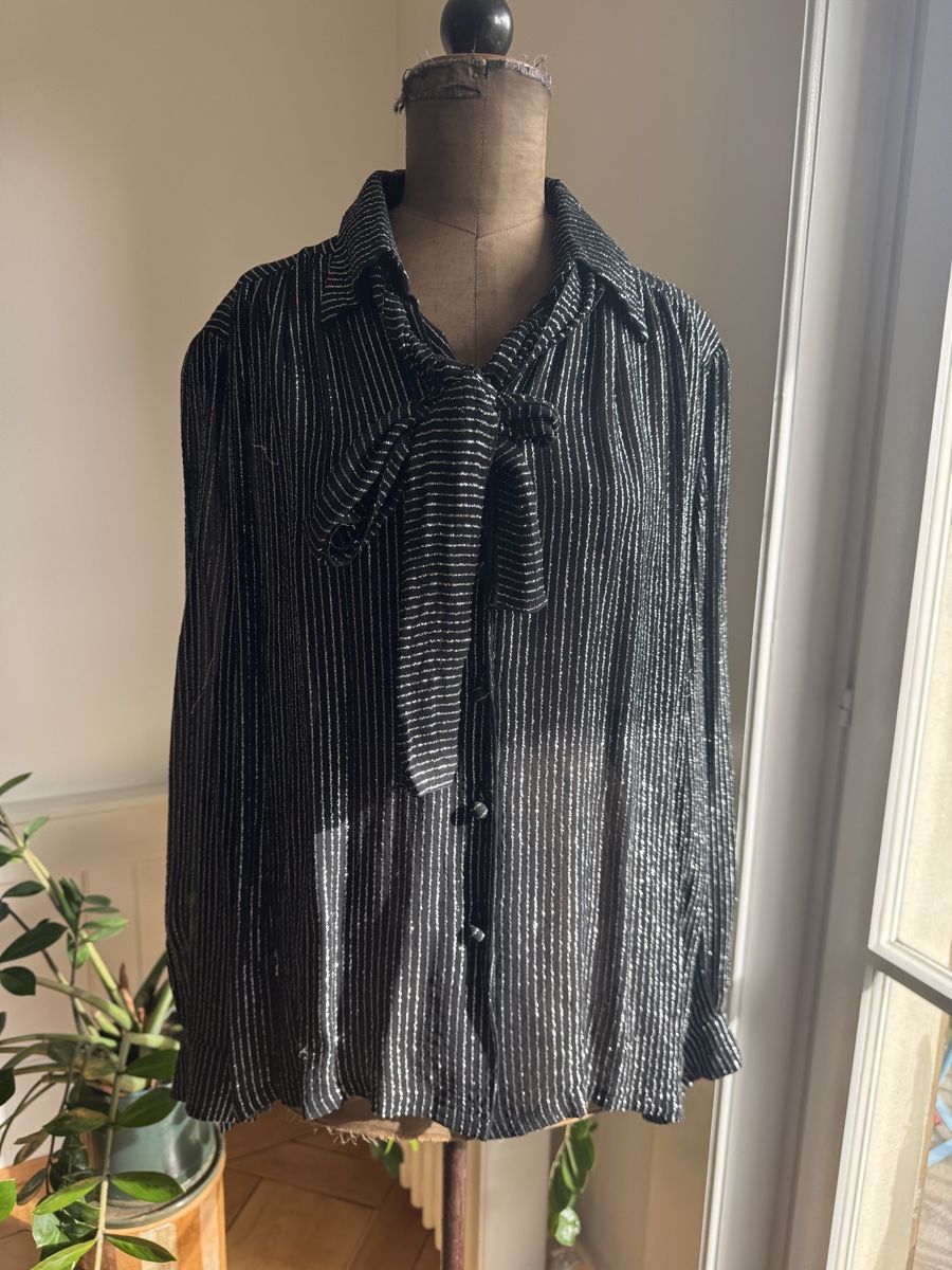 Camicette: Luisa Spagnoli Vintage Lurex Bluse – Usato da Zürich venduto da Lola_from_the_West